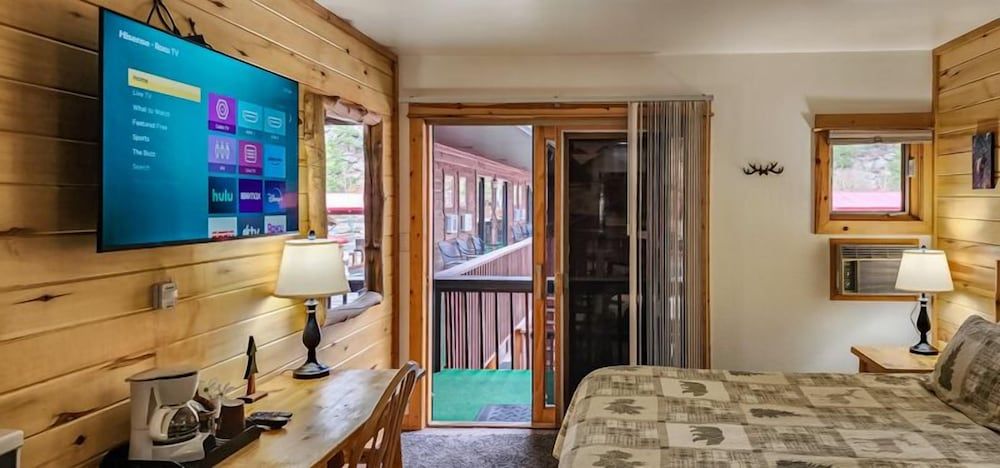 Nicky's Resort Room, 1 King Bed 17