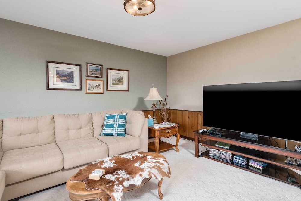 undefined Spacious Colorado Retreat w/ Deck & Mountain Views 10