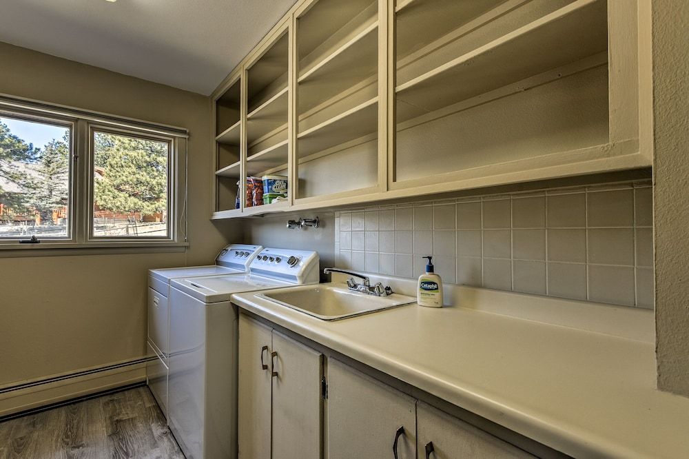 undefined Spacious Colorado Retreat w/ Deck & Mountain Views 8