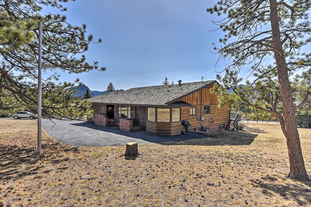 undefined Spacious Colorado Retreat w/ Deck & Mountain Views 2