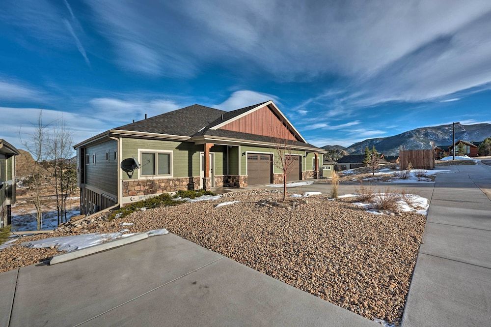 undefined Estes Park Home w/ Hot Tub ~ 5 Mi to Rmnp!