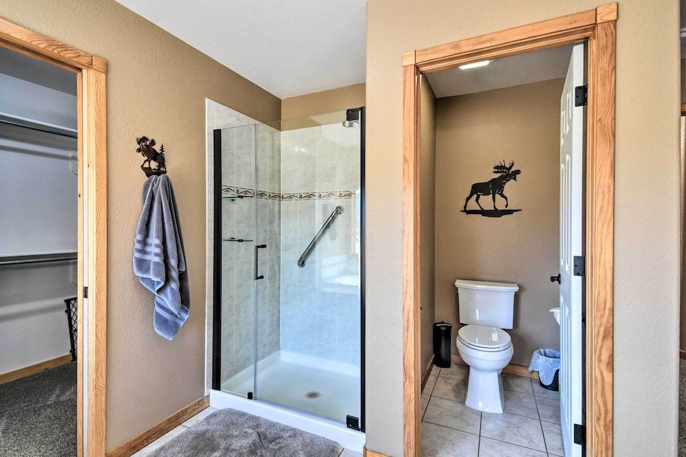 undefined Family-friendly Home w/ Hot Tub: 1 Mi to Dtwn 2