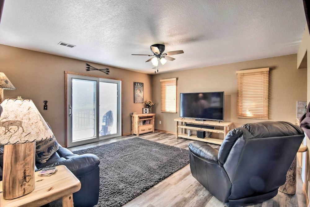 undefined Family-friendly Home w/ Hot Tub: 1 Mi to Dtwn 9