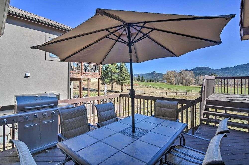 undefined Family-friendly Home w/ Hot Tub: 1 Mi to Dtwn