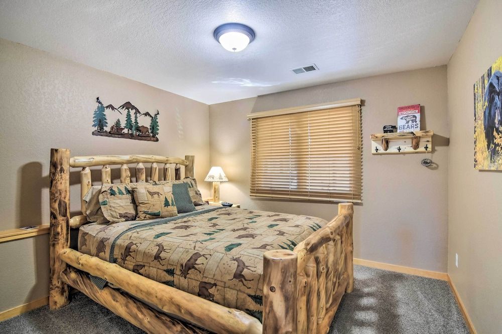 undefined Family-friendly Home w/ Hot Tub: 1 Mi to Dtwn 4