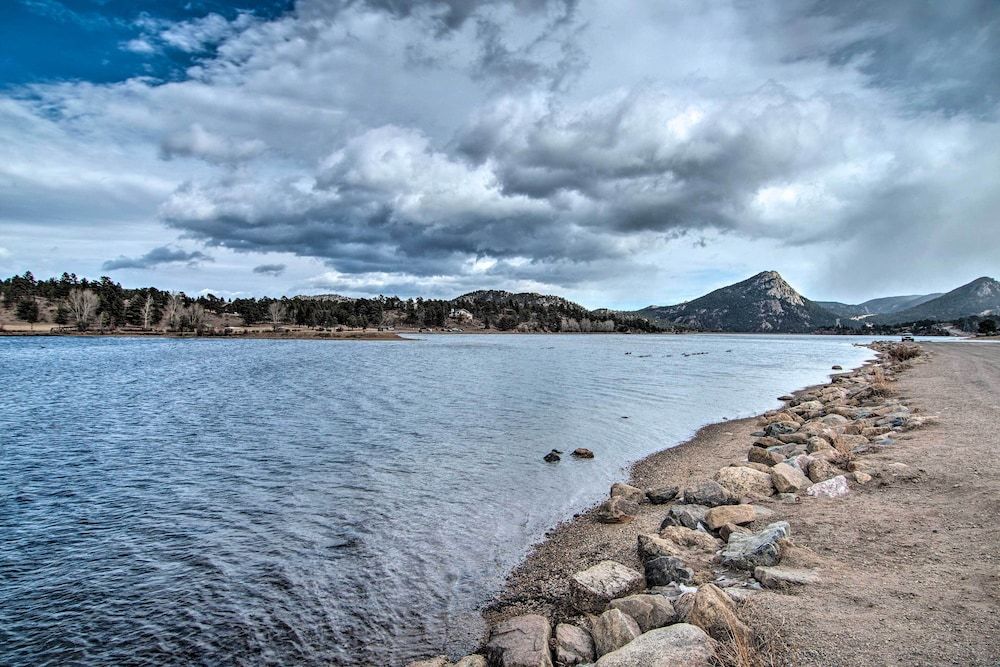 undefined Estes Park Home w/ AC - 1/2 Mi to Lake & Downtown! 2