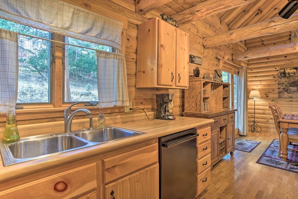 undefined Picturesque Log Cabin in Estes Park: 9 Mi. to Rmnp 9