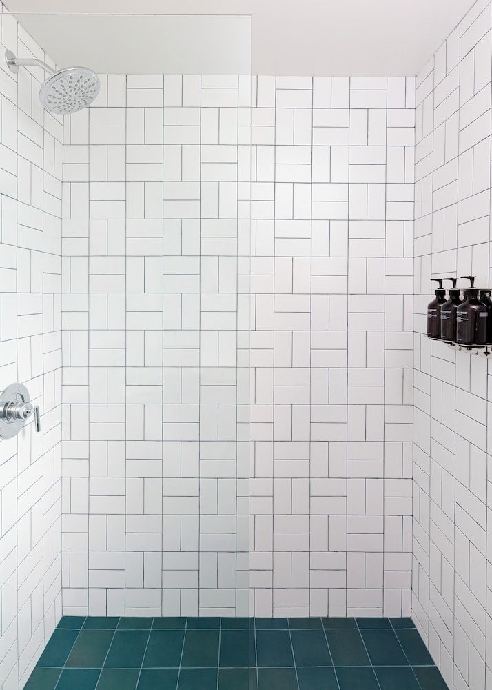 Trailhead Lodge Rocky Mountains Room, 1 King Bed, Mountain View (King Room with Shower) 9