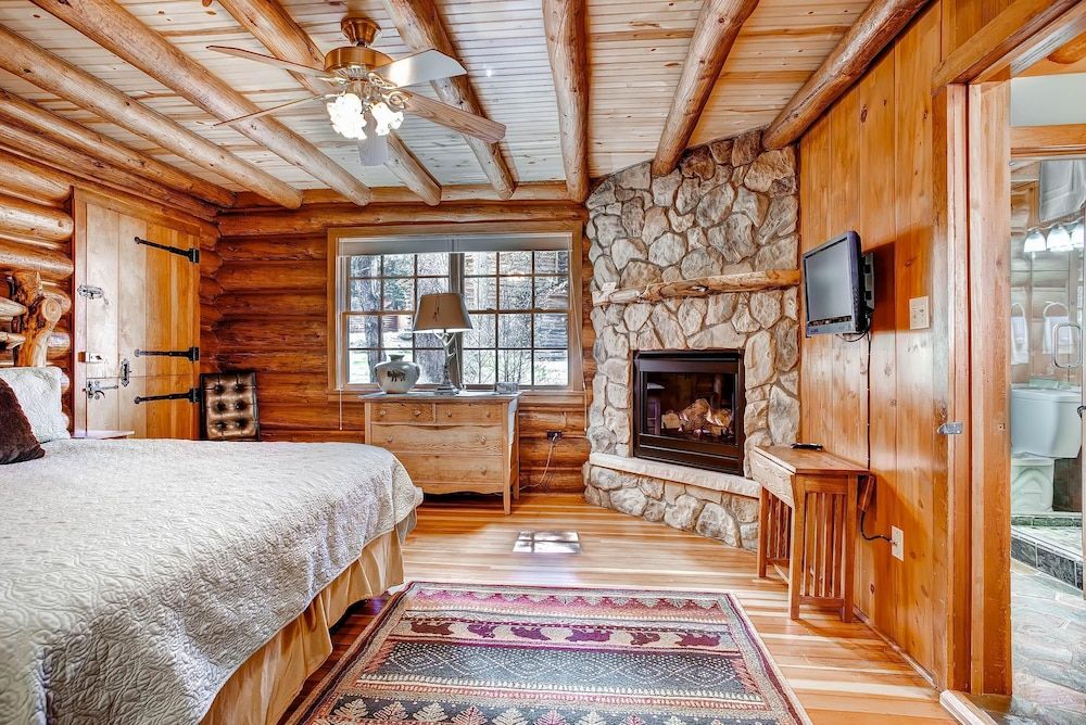 undefined Kathryn's Cabin 4