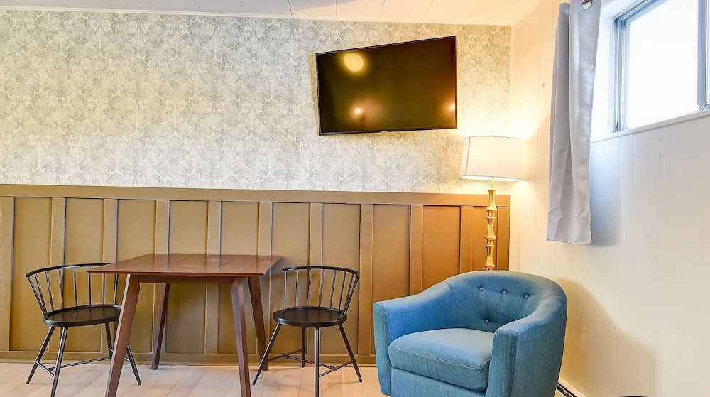 Old Tale Inn Room, 1 King Bed, Accessible