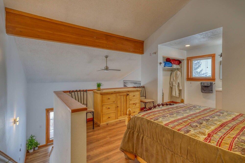 Valley View Loft