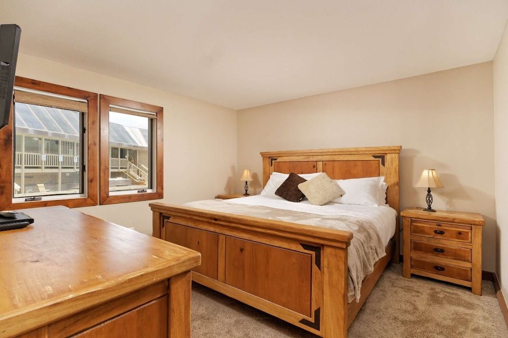 Condo (Woodbridge 13A)