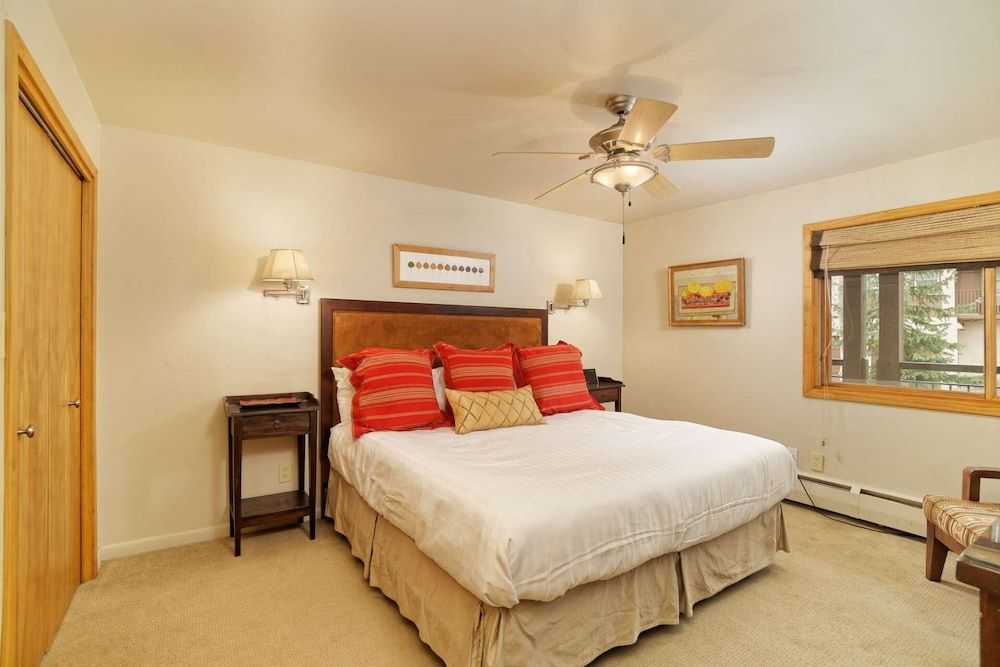 Condo (Shadowbrook 202-203)