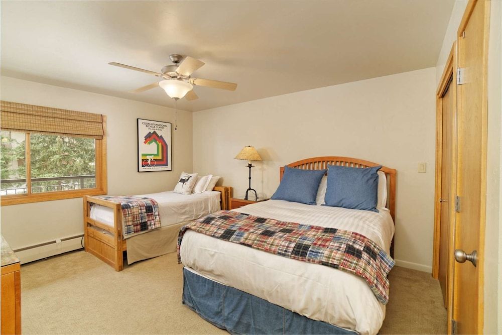 Condo (Shadowbrook 202-203)