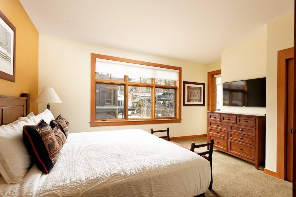 Condo (Capitol Peak 3312)