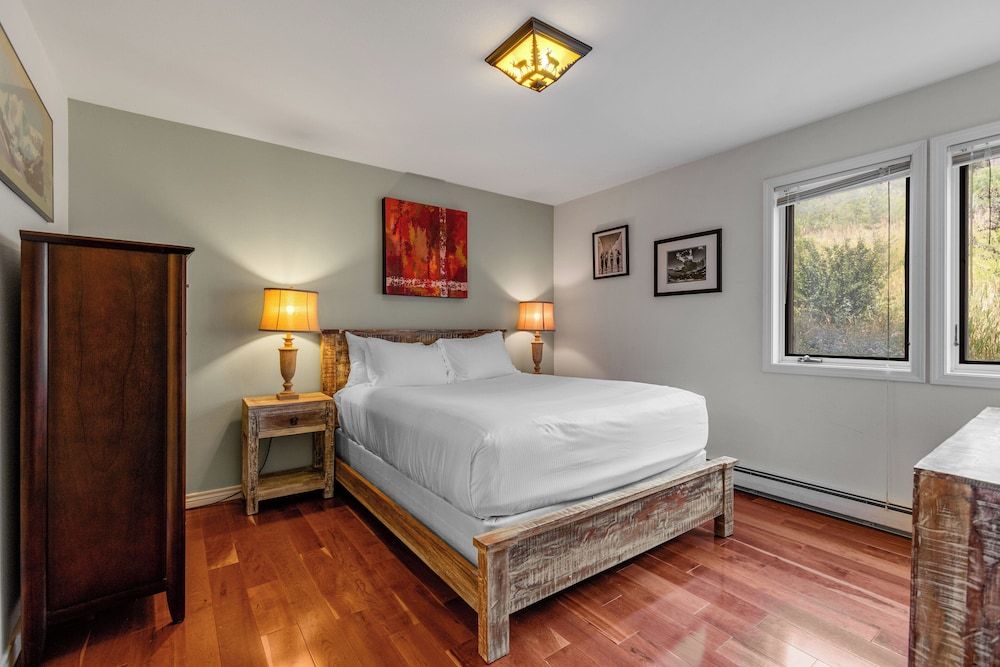 Woodbridge Condo 25A