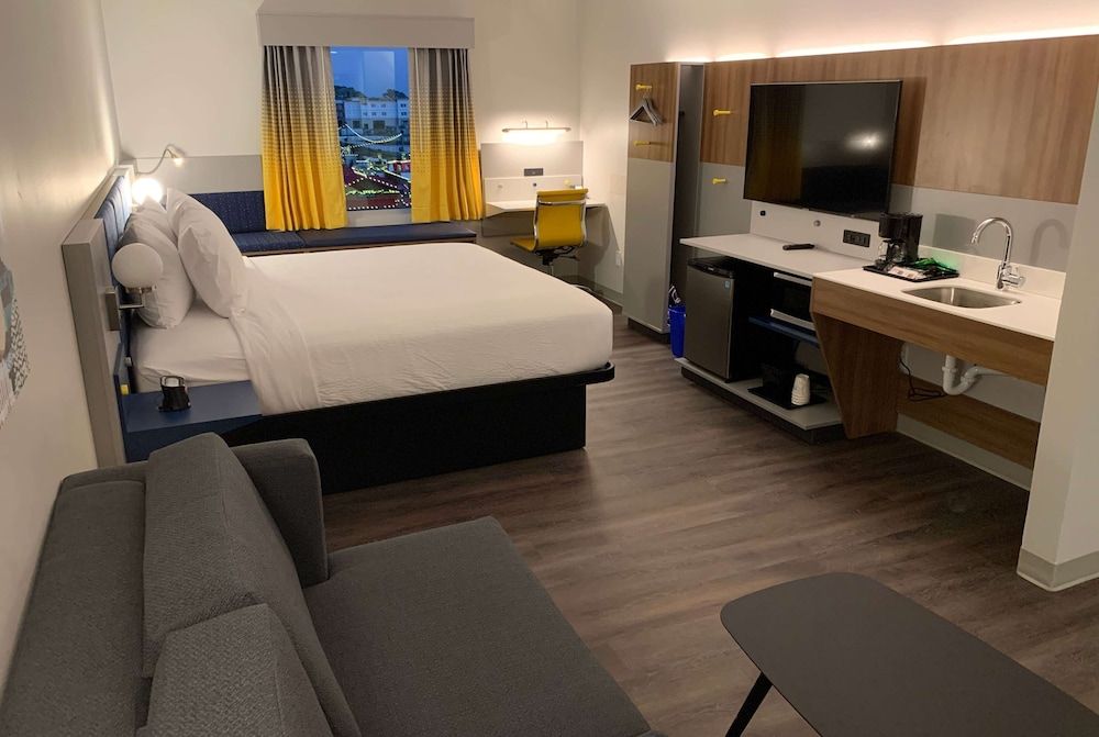 Studio Suite, 1 King Bed, Accessible, Non Smoking (Mobility,Tub w/Grab Bars)