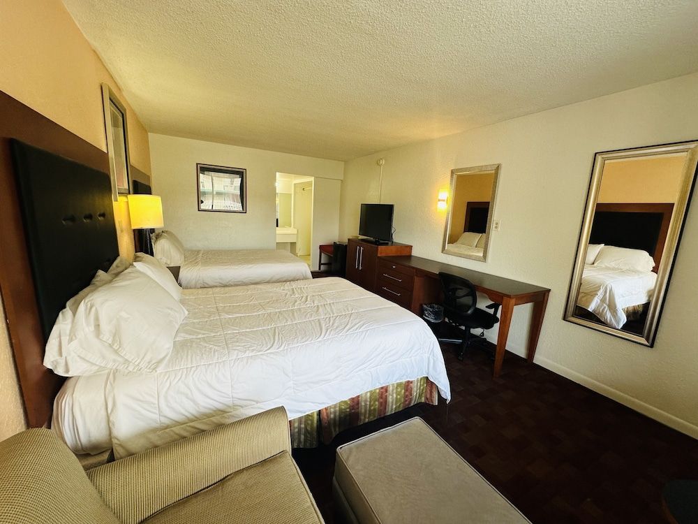 Boca Inn Standard Room, 2 Double Beds, Smoking 2