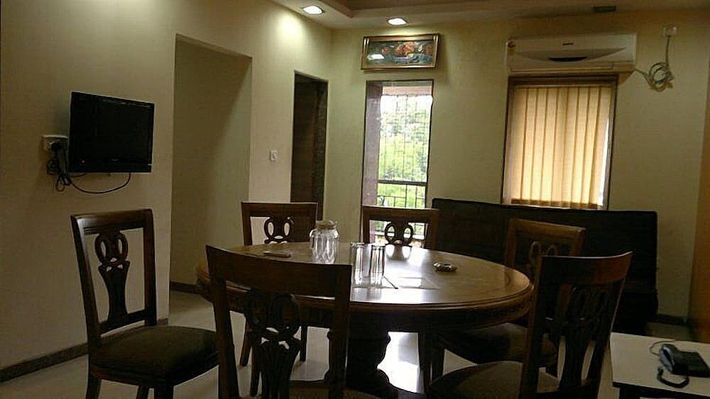 Food & Dining