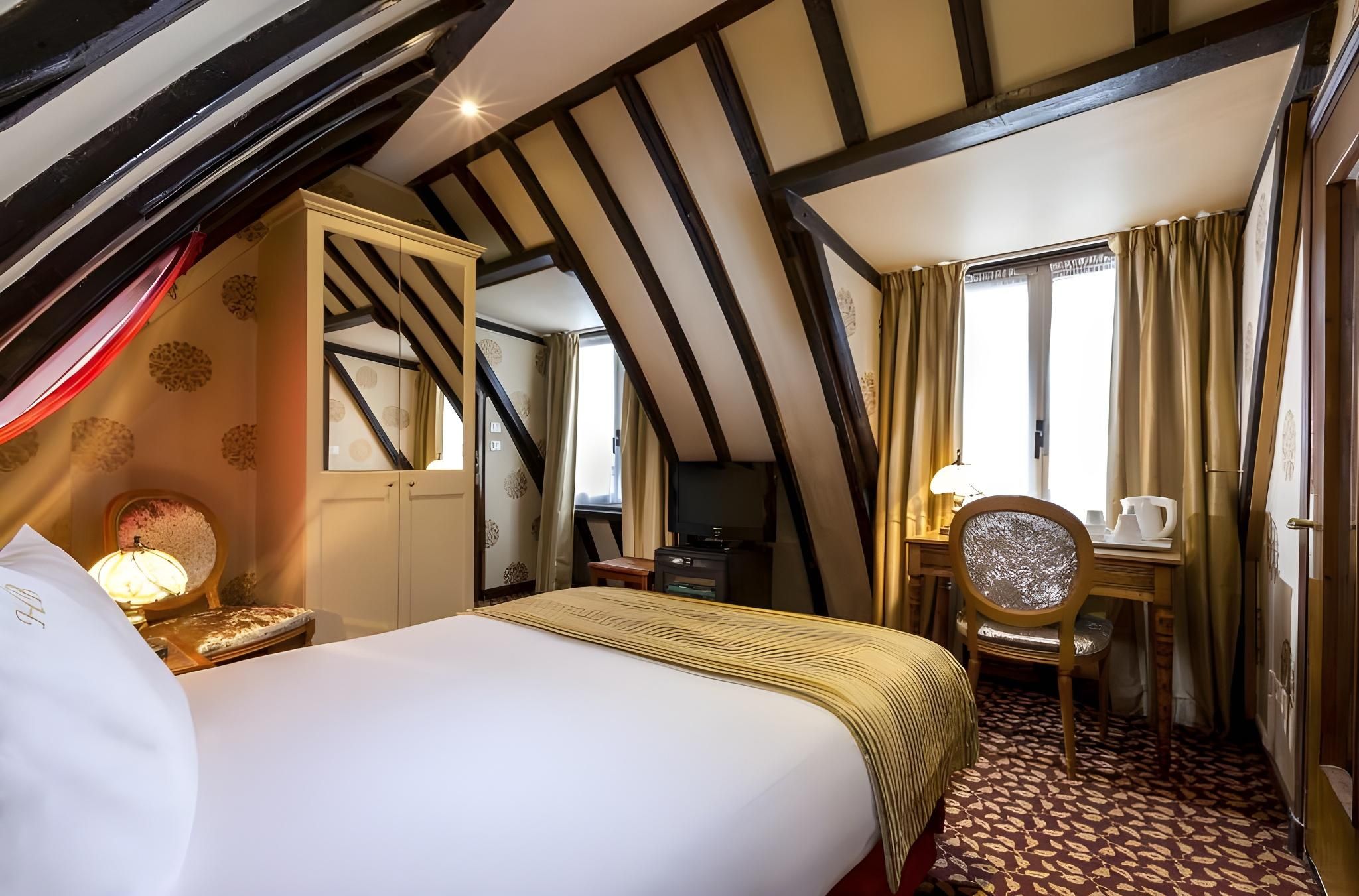 Classic Room Courtyard View