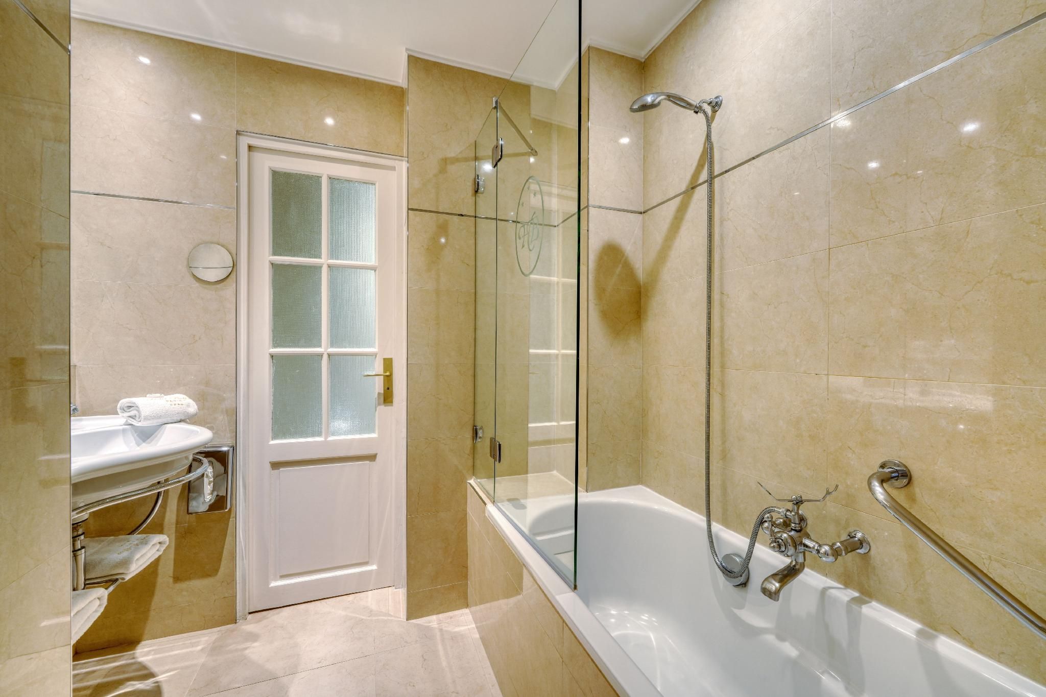 undefined Hotel Belfast 5