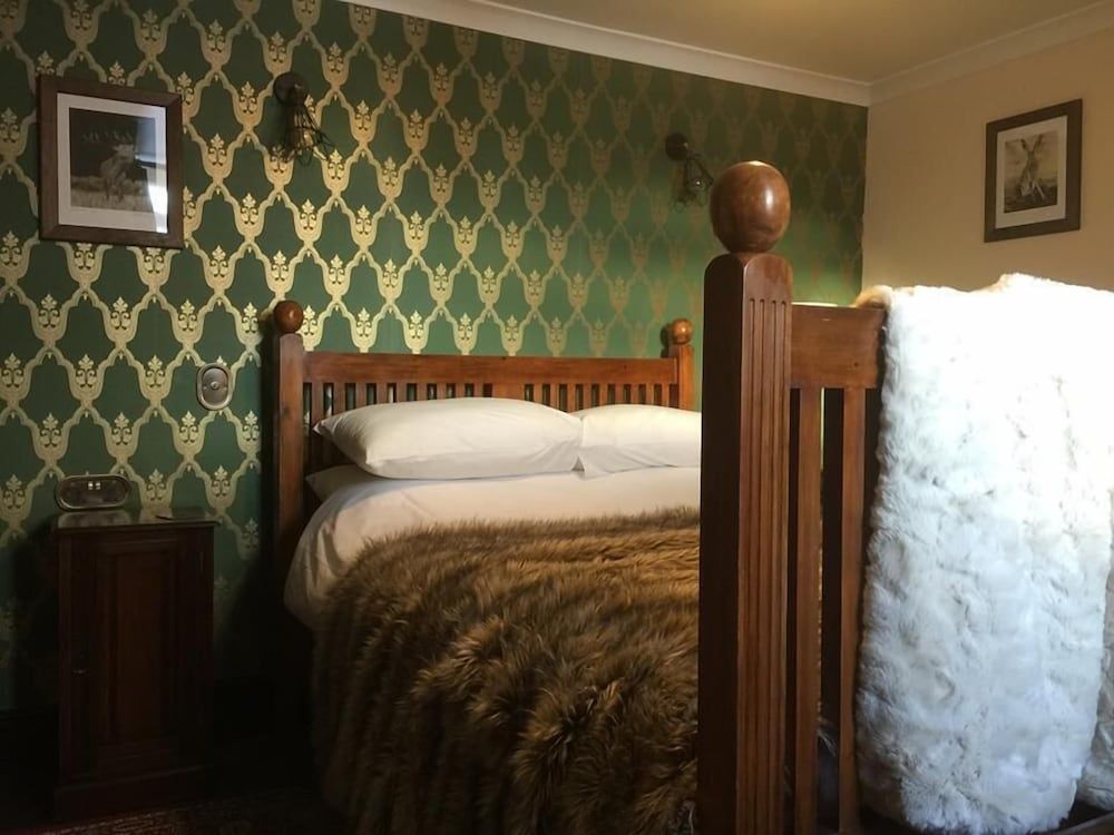 Deluxe Double Room, Ensuite, Mountain View (Room 1)