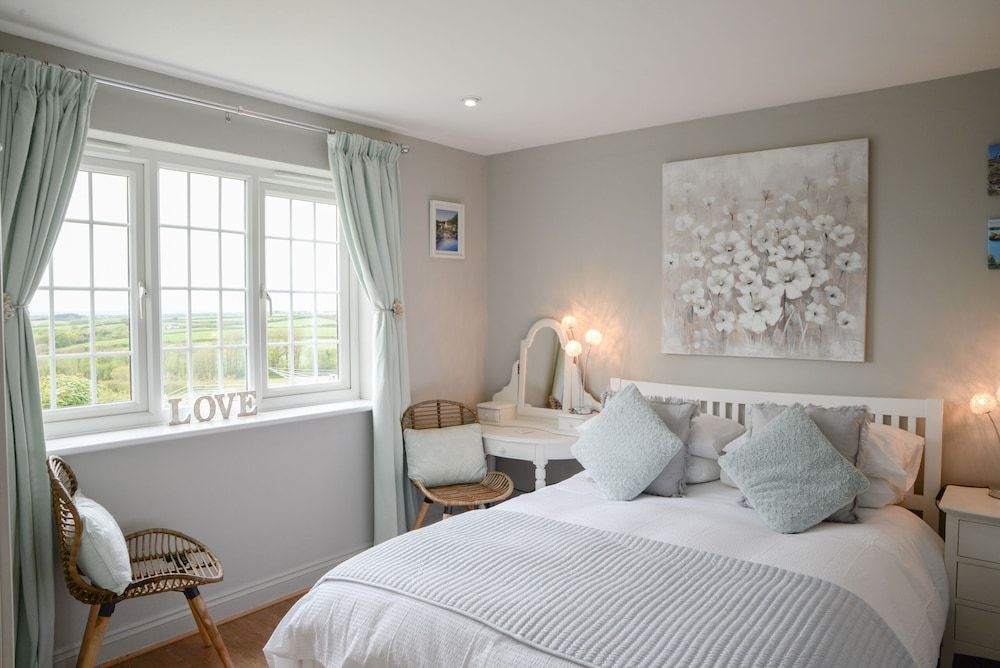 Standard Double Room, Ensuite, Garden View (annex bedroom)