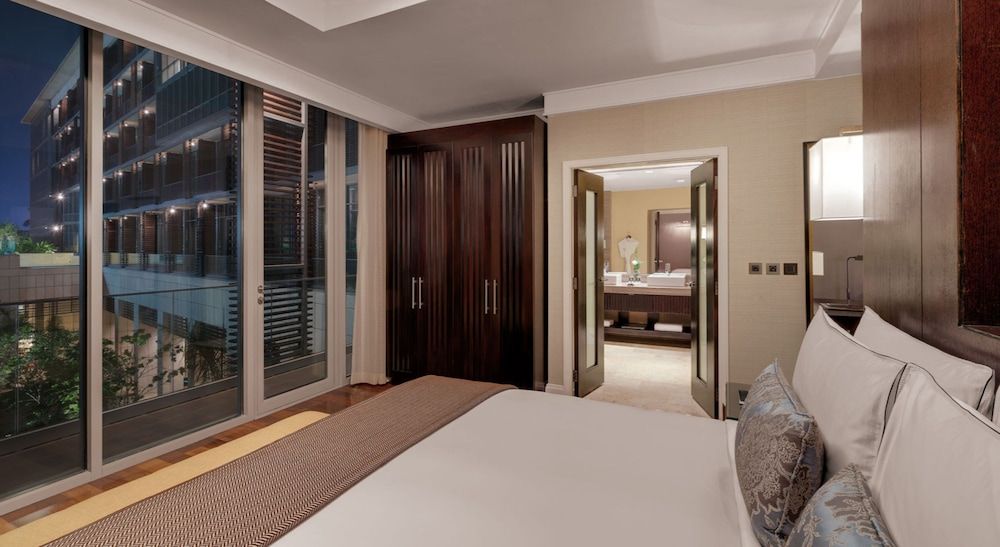 Junior Suite (Pool View)