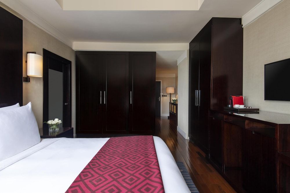 Junior Suite (City View)