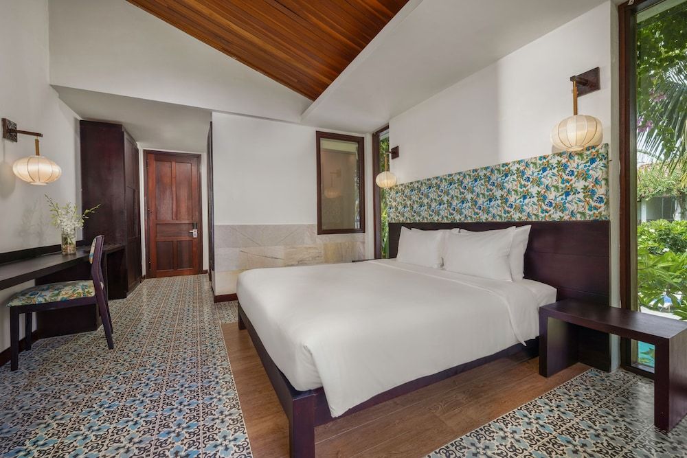 Emerald Hoi An Riverside Resort Deluxe Double Room, River View 3