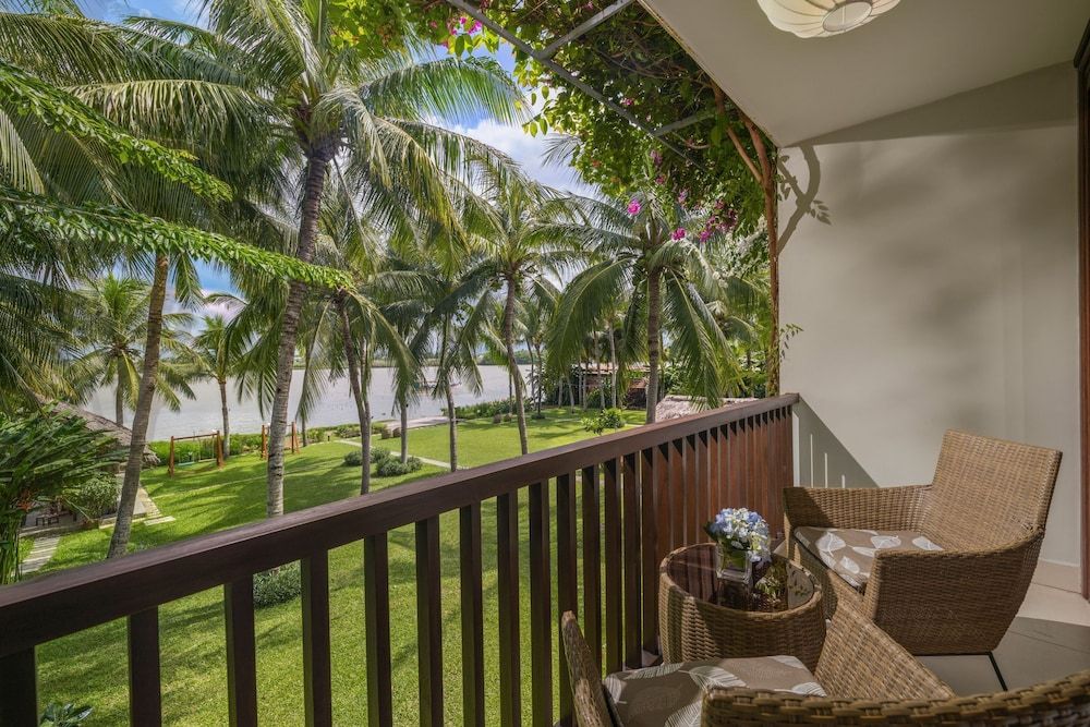 Emerald Hoi An Riverside Resort Deluxe Double Room, River View 4