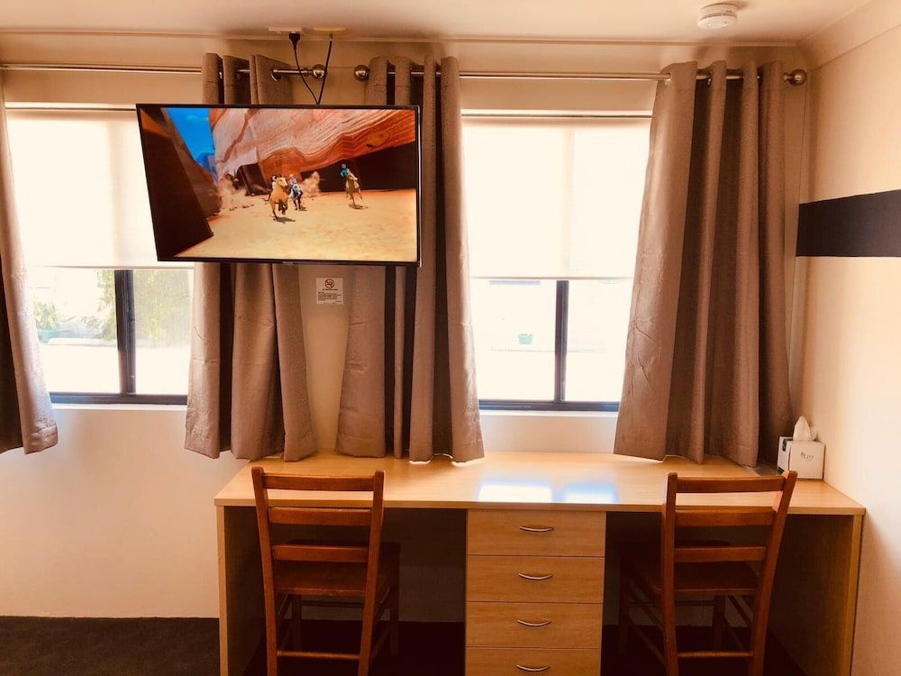 Red Cedar Motel Basic Quadruple Room, 1 Bedroom 14