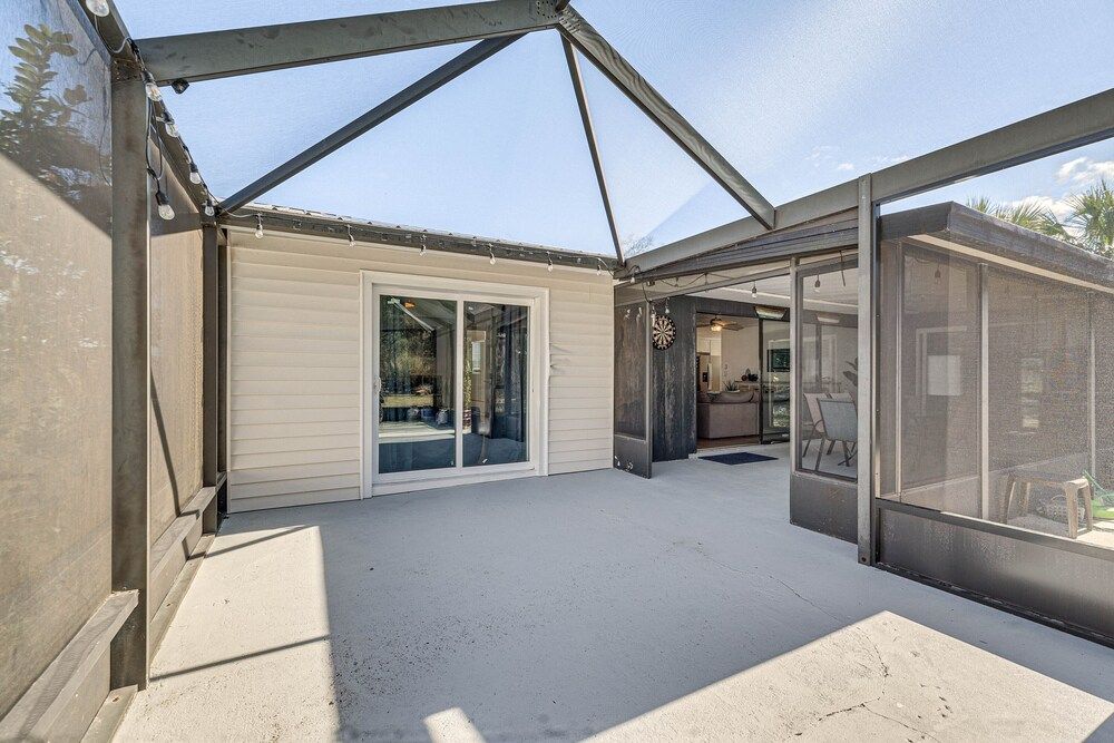 Charming Riverfront Home w/ Kayaks!