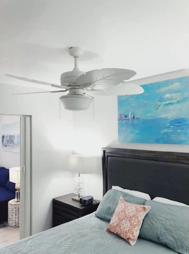 Beachside Gardens Apartments by Lowkl Deluxe 1-Bedroom Queen w/ Kitchen & Sofa Bed 2