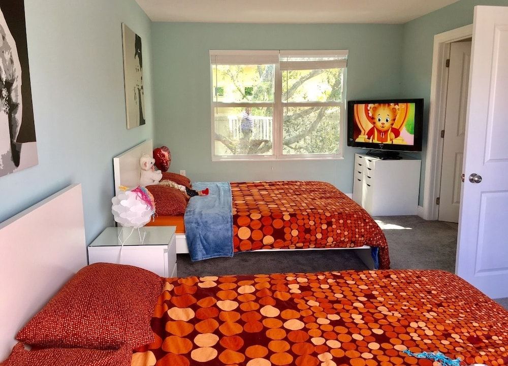 undefined 4 Bedroom Home by Ideal Experience VR 4