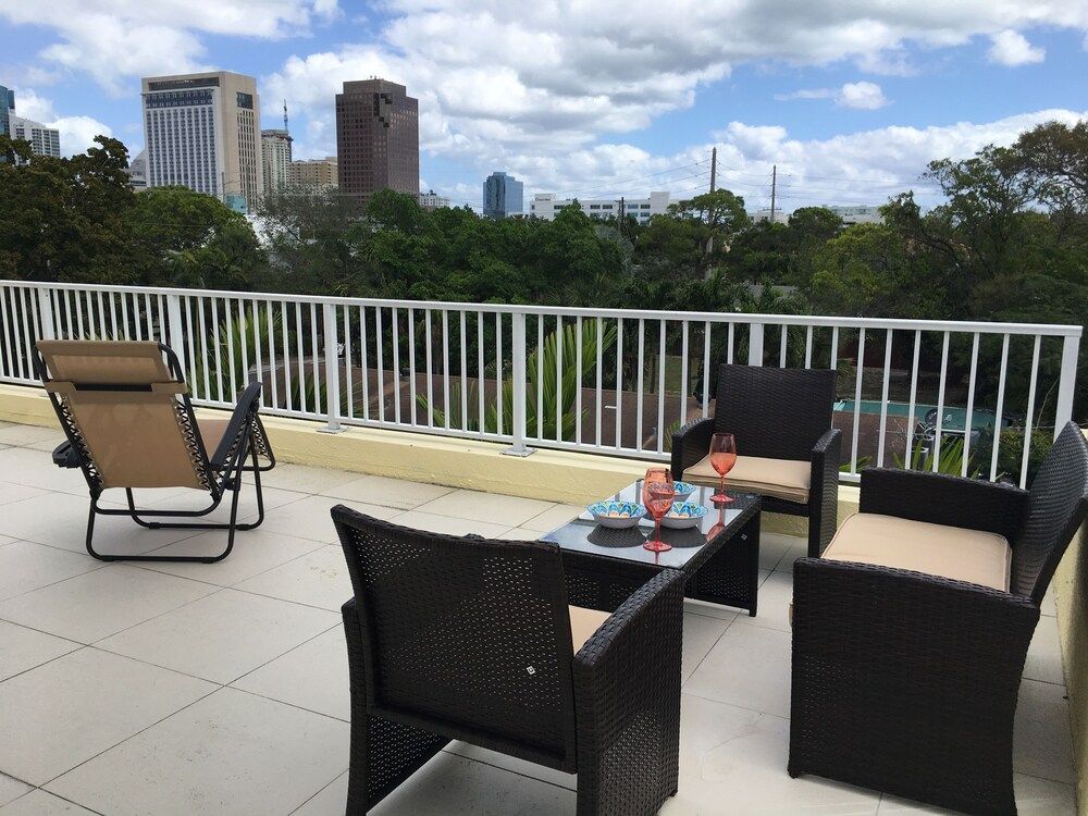 undefined 4BR Townhouse 320 by Ideal Experience VR