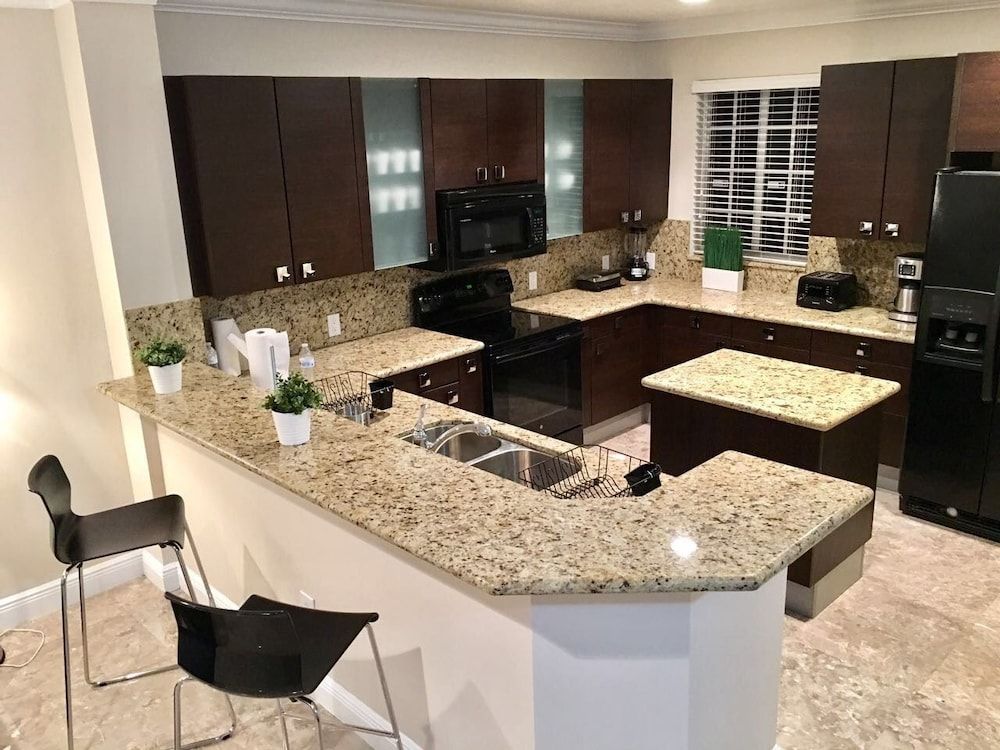 4BR Townhouse 906 by Ideal Experience VR Townhome, 4 Bedrooms, Non Smoking 13