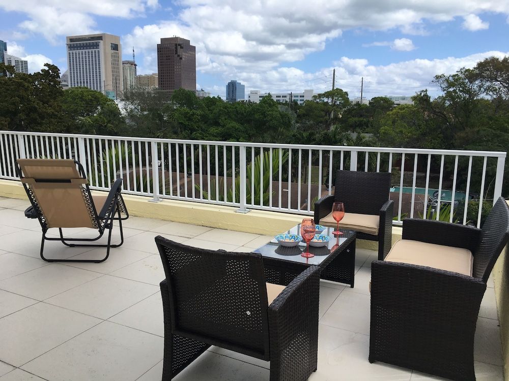 undefined 4BR Townhouse 906 by Ideal Experience VR