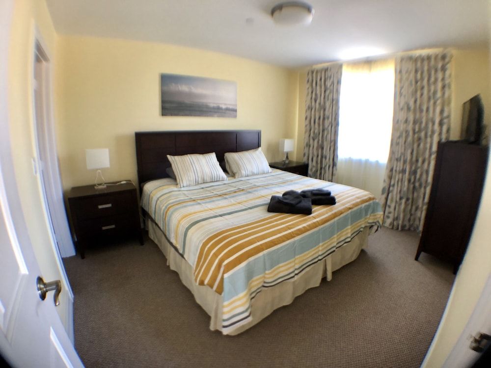 undefined 3BR Home wRooftop by Ideal Experience VR