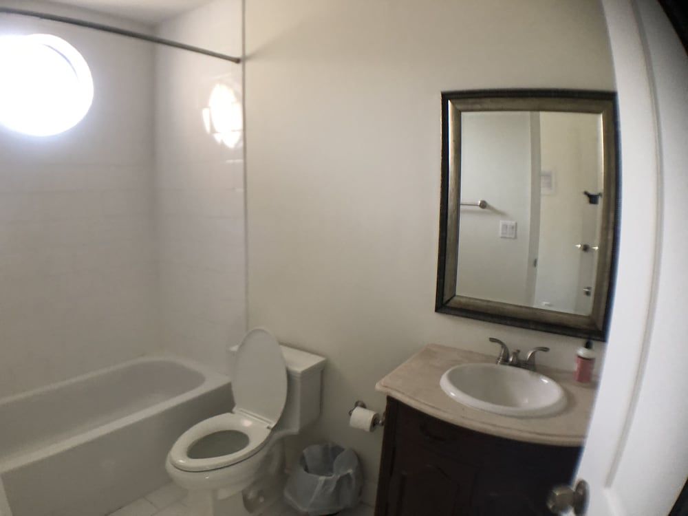 Huge House in Fort Lauderdale -  821 House, 3 Bedrooms, Kitchen 15