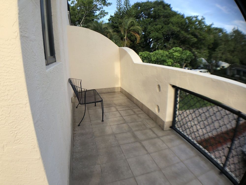 Huge House in Fort Lauderdale -  821 House, 3 Bedrooms, Kitchen 10