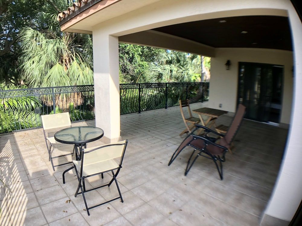 undefined Huge House in Fort Lauderdale - 819 9