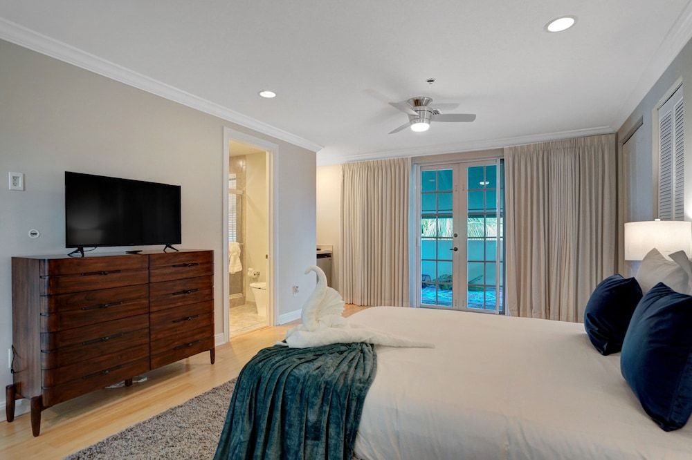 Fabulous 4BR home close to beach House 8