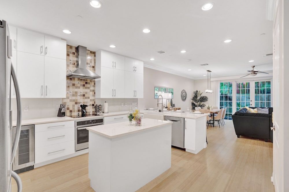 Fabulous 4BR home close to beach House 29