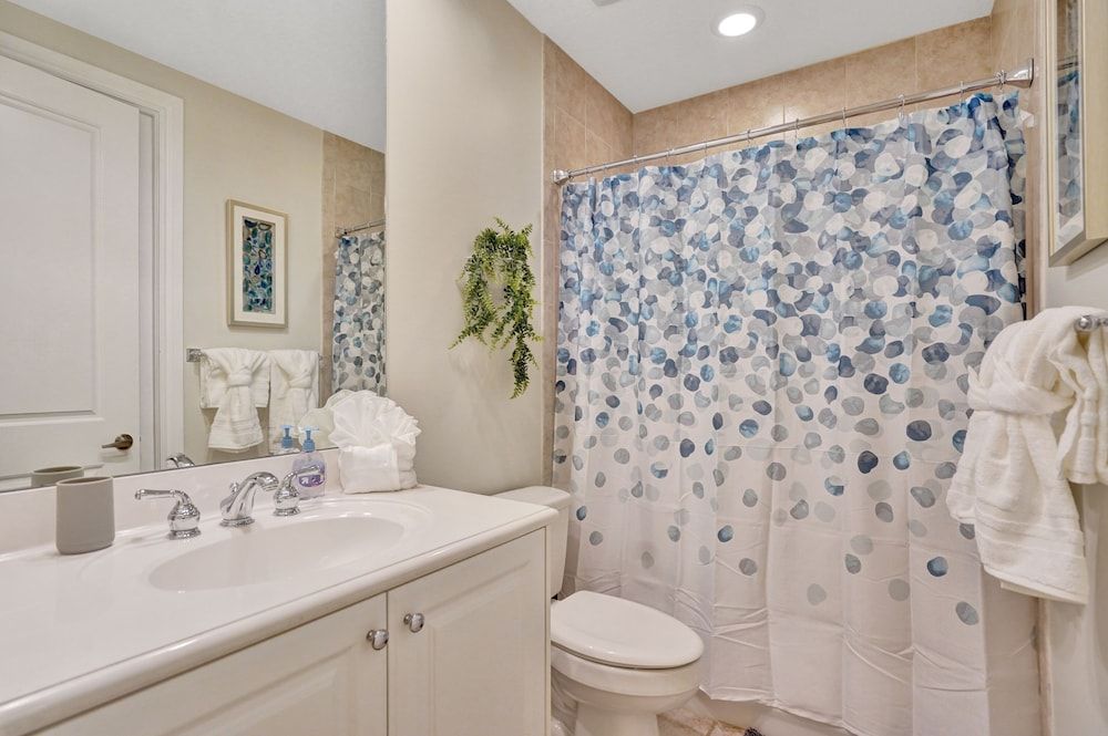 Fabulous 4BR home close to beach House 52