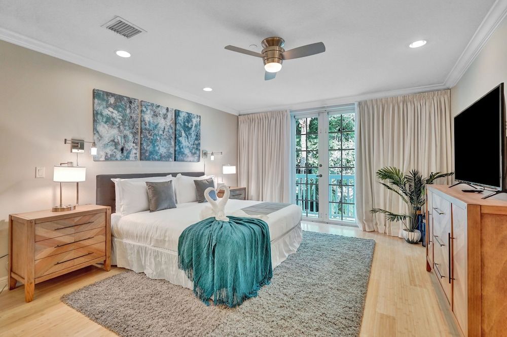 Fabulous 4BR home close to beach House 11