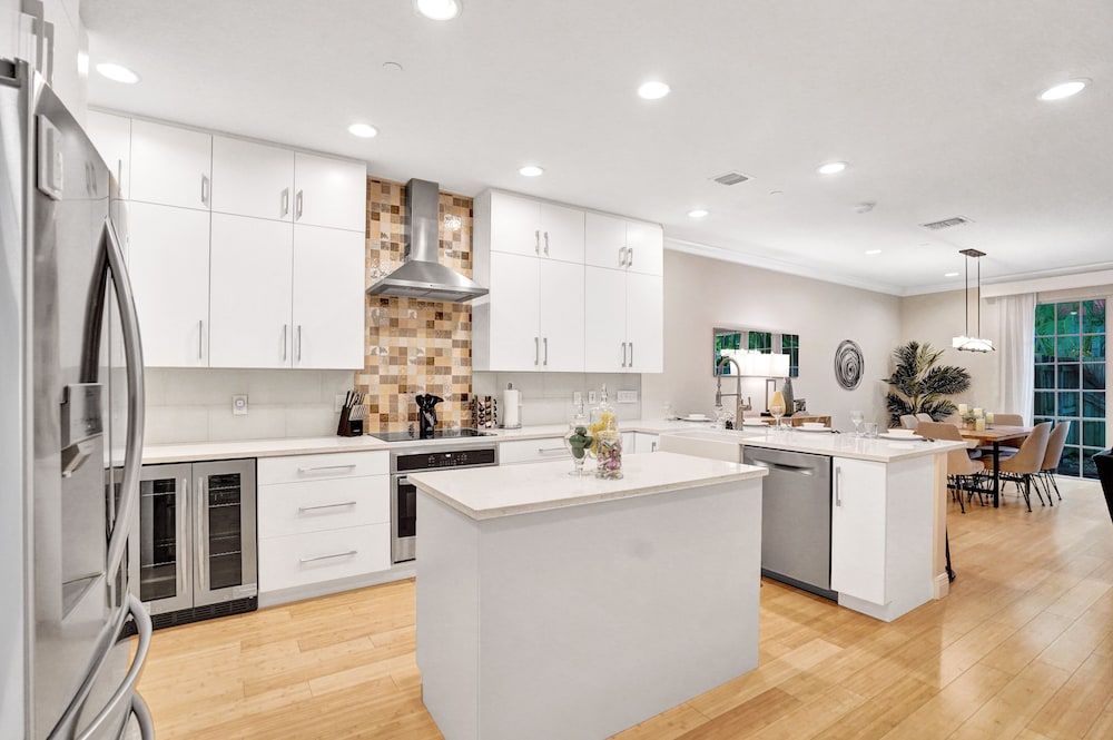 Fabulous 4BR home close to beach House 25