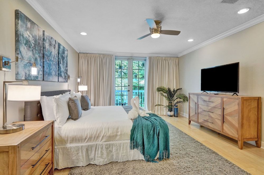 Fabulous 4BR home close to beach House 12