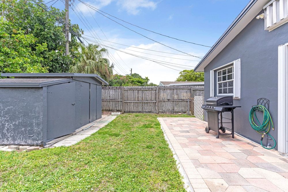 undefined Dania Hills w Pool 10 min to Beach 7