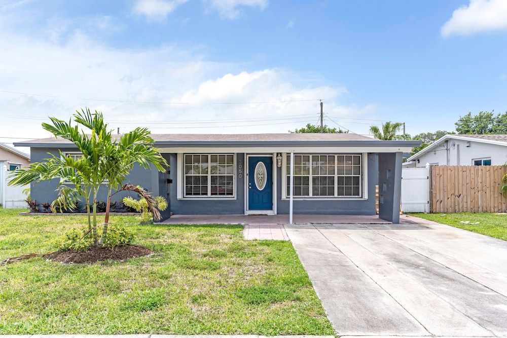 undefined Dania Hills w Pool 10 min to Beach